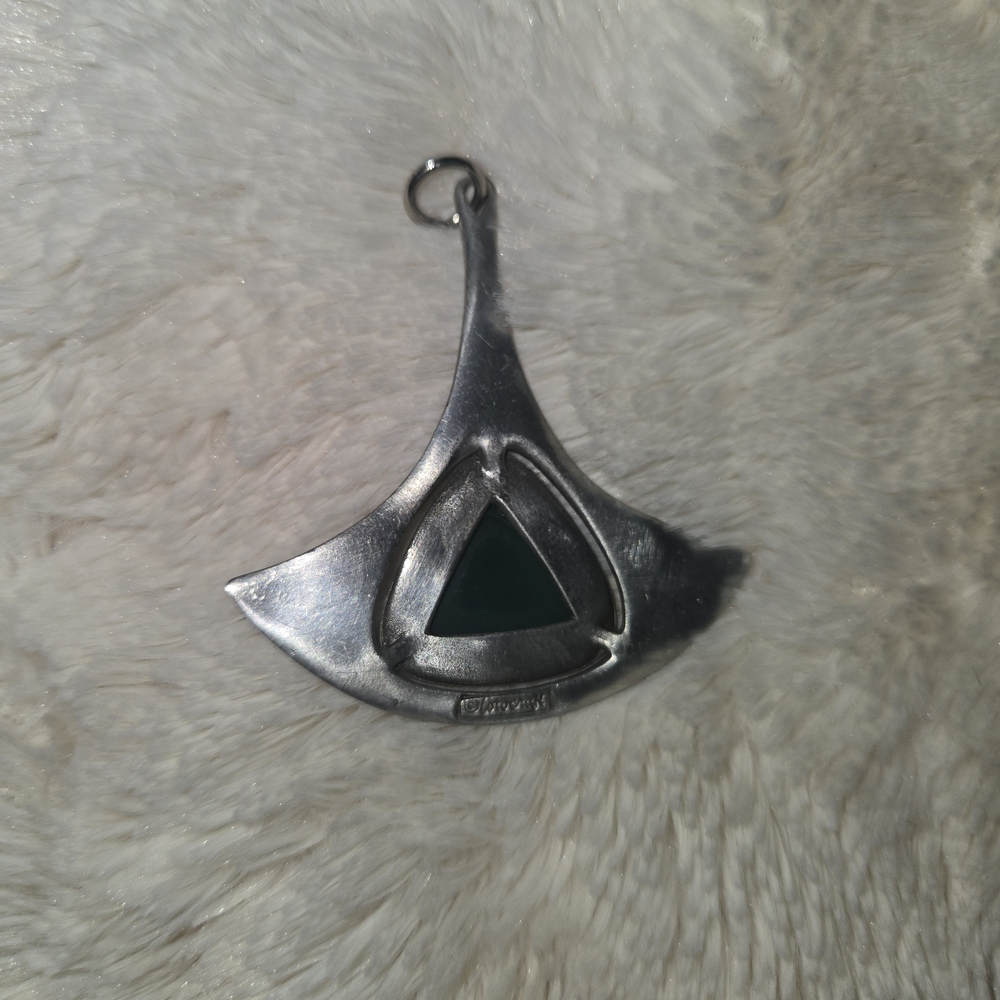 Silver Pendant with Green Stone - Picture 2 of 7